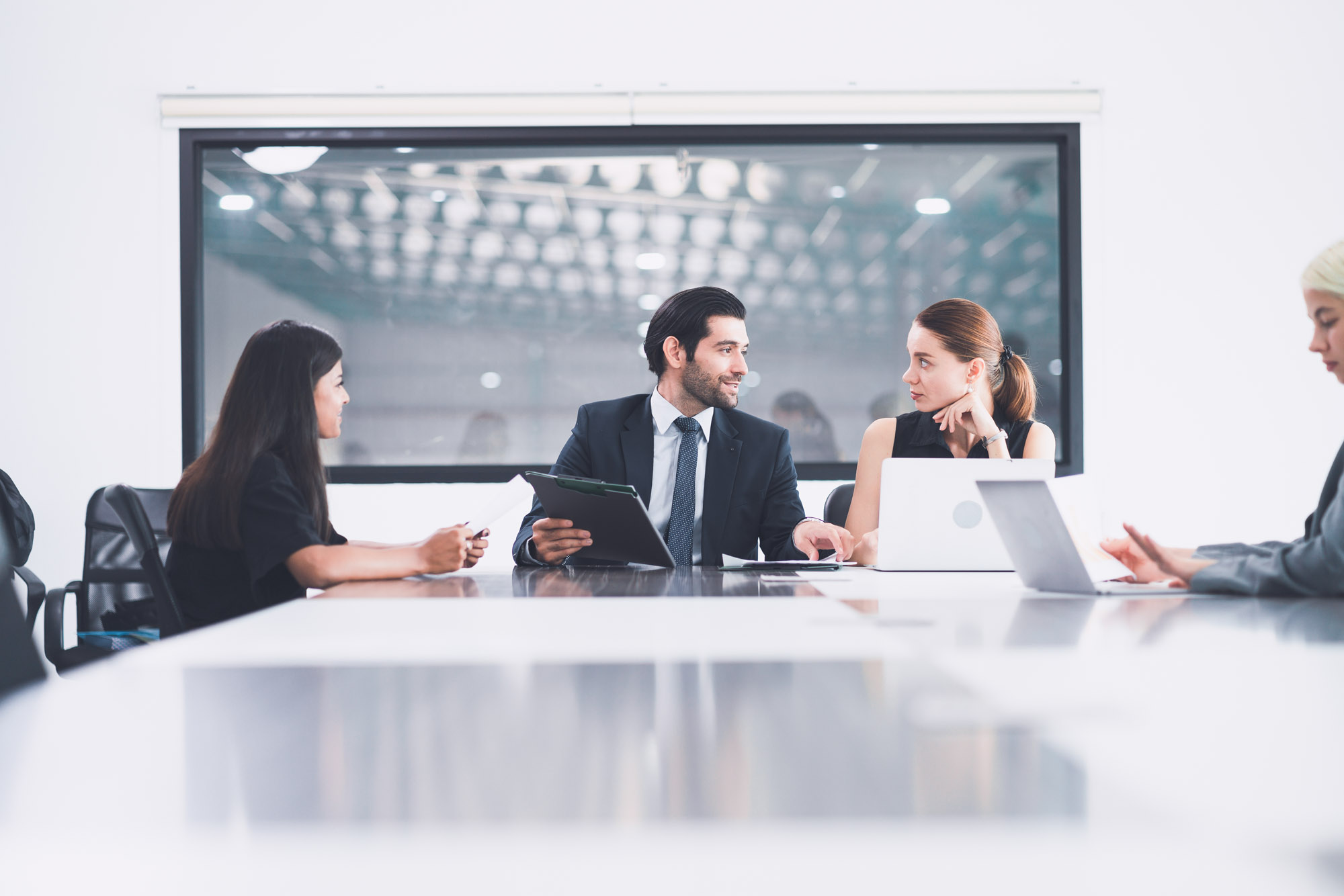 The New Commercial Playbook: Agile Teams for an Uncertain Market